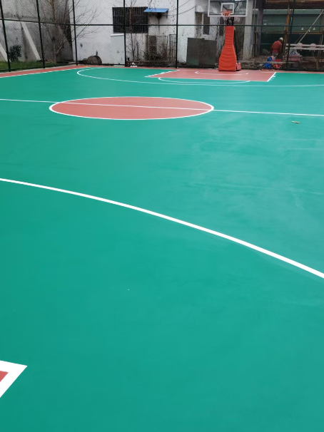 江干 球场长期使用易出现地面开裂